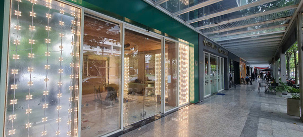 Samsung - Korea - Deper automatic doors