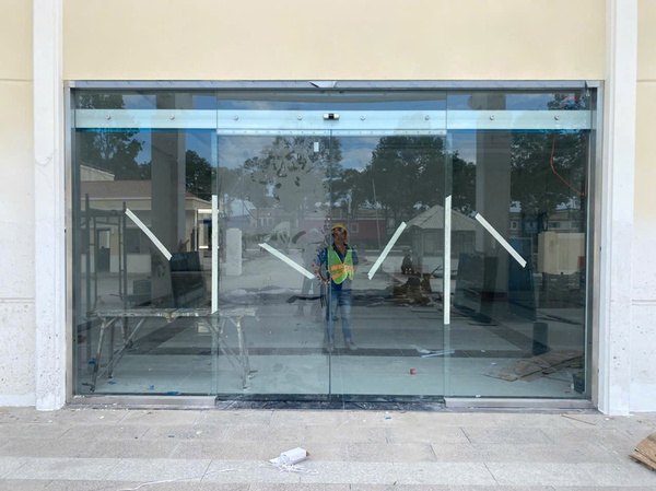 Samsung - Korea - Deper automatic doors
