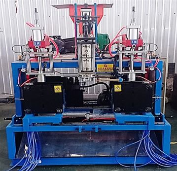 Blow molding machine