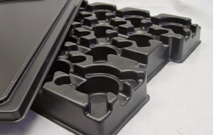 Formed plastic box