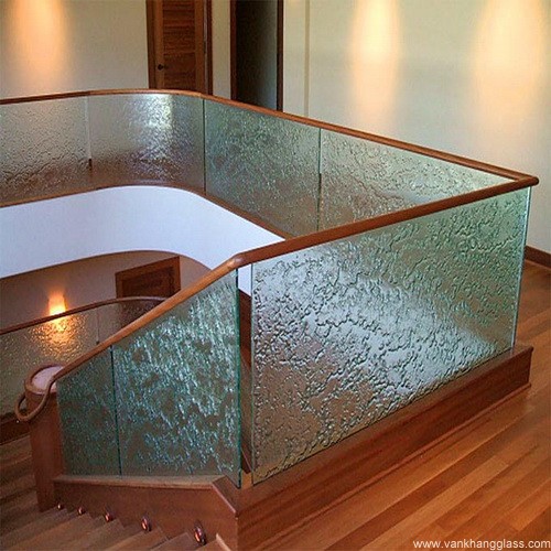Glass railing