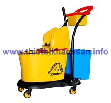 Floor cleaning machine