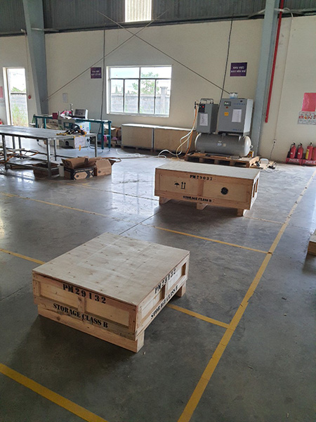 Wooden pallet box
