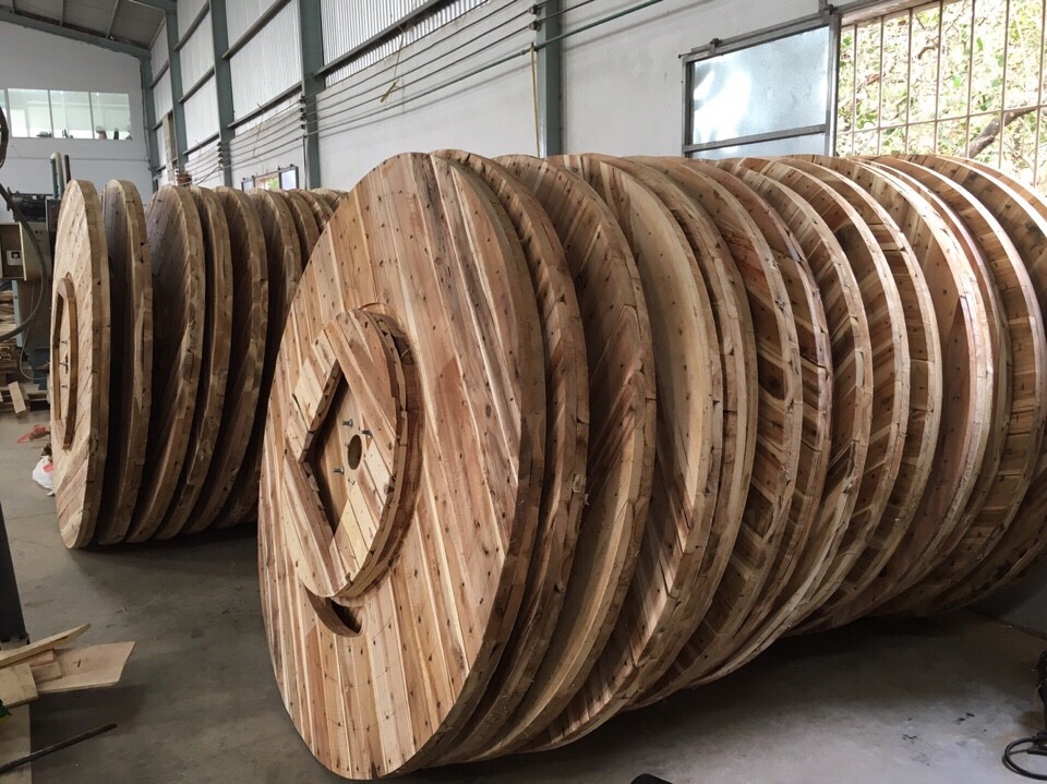 Wooden bobbin