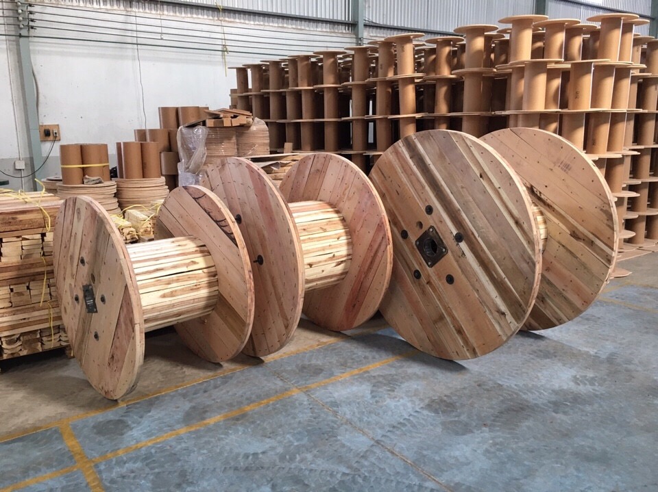 Wooden bobbin
