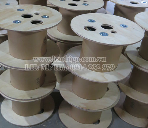 Wooden bobbin