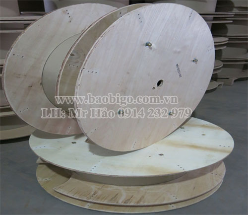 Wooden bobbin