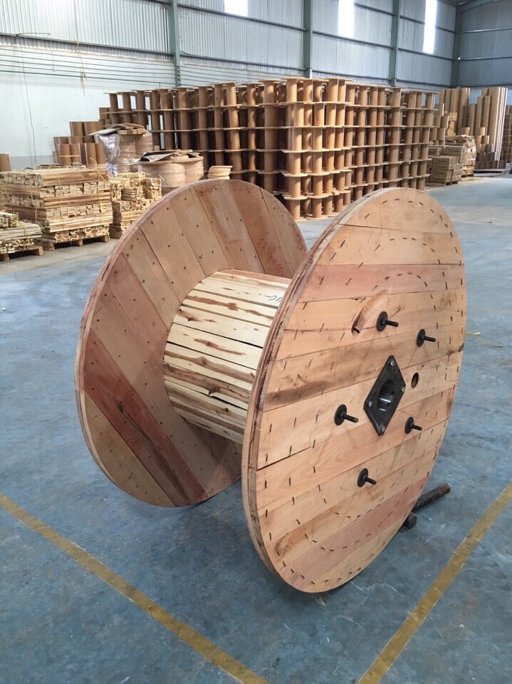 Wooden bobbin