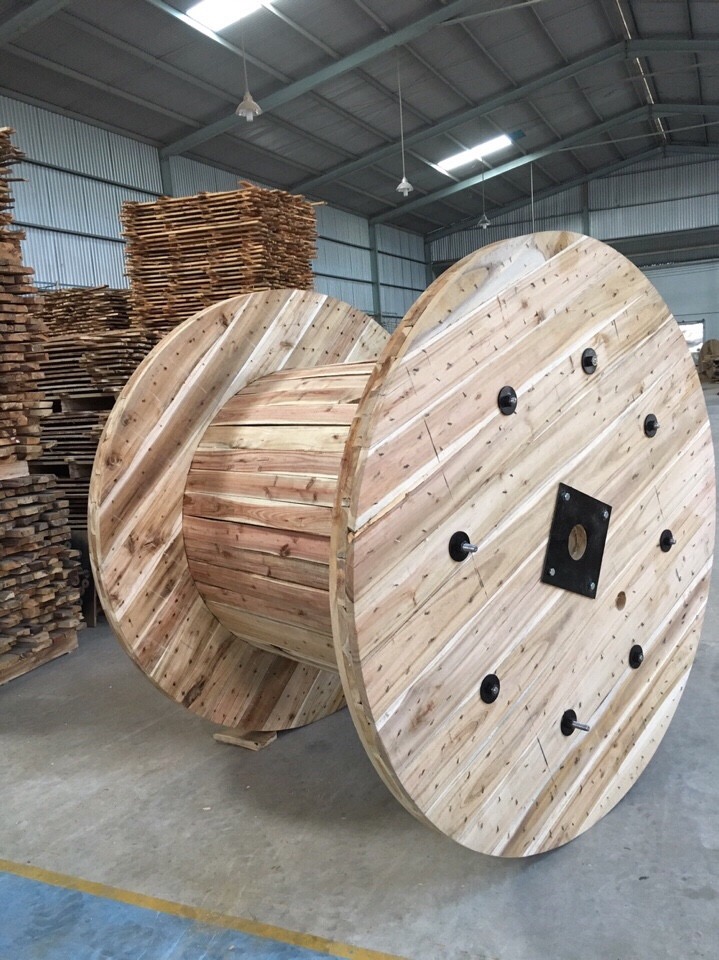 Wooden bobbin