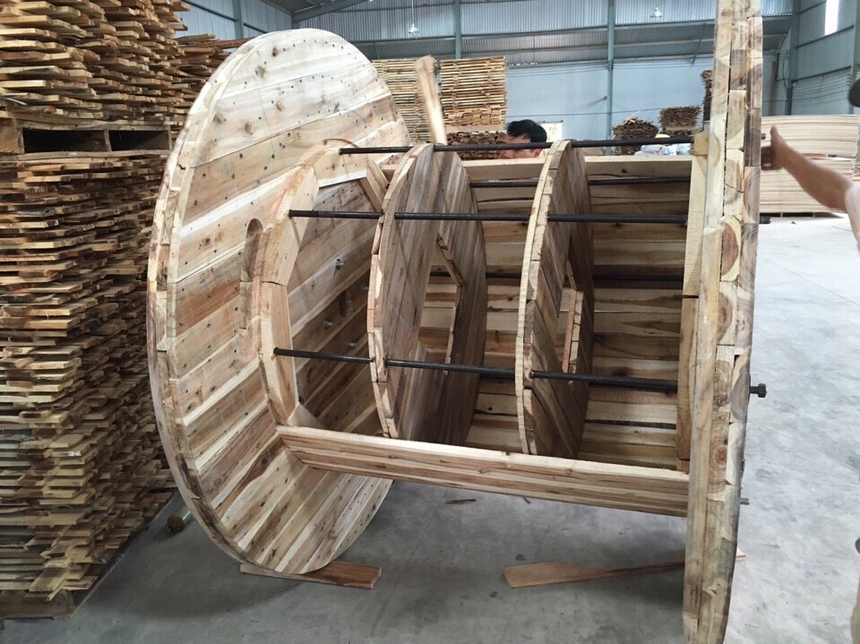 Wooden bobbin