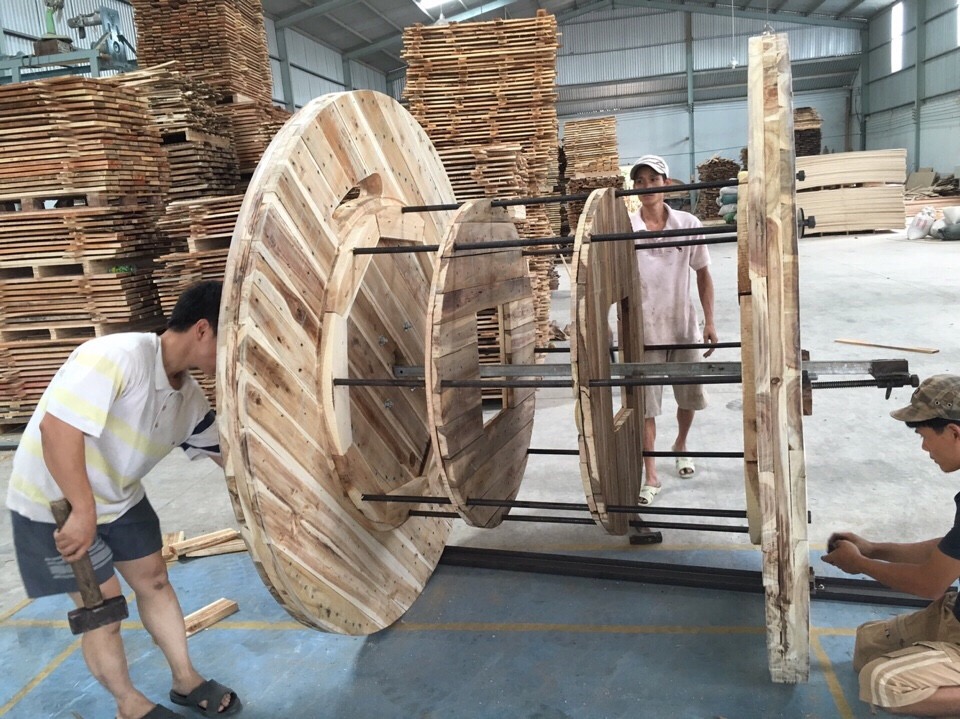 Wooden bobbin
