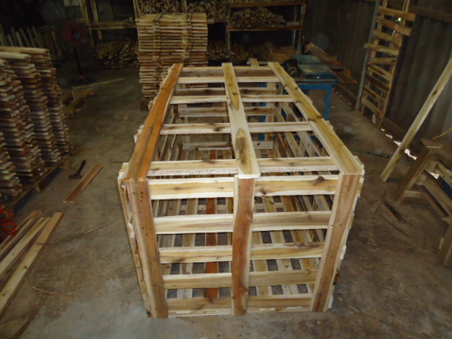 Wooden crates, wooden boxes