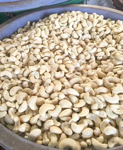 Raw cashew