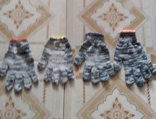 Salt and pepper safety gloves