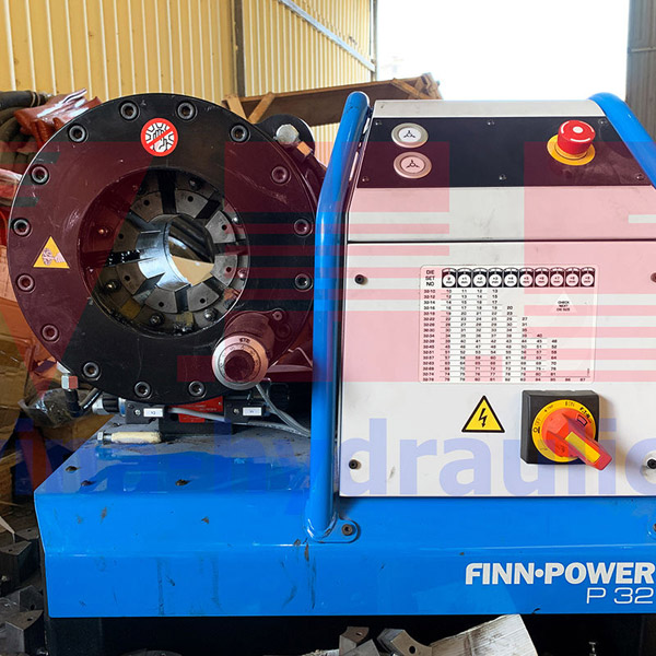 Hydraulic pipe pressing machine