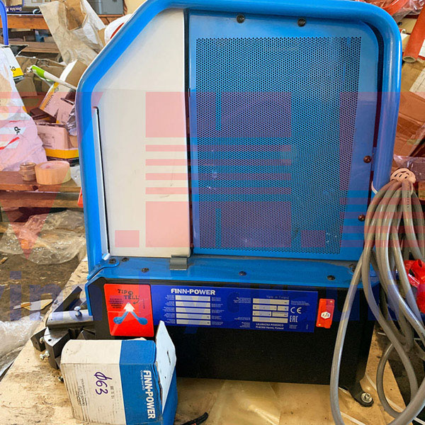 Hydraulic pipe pressing machine