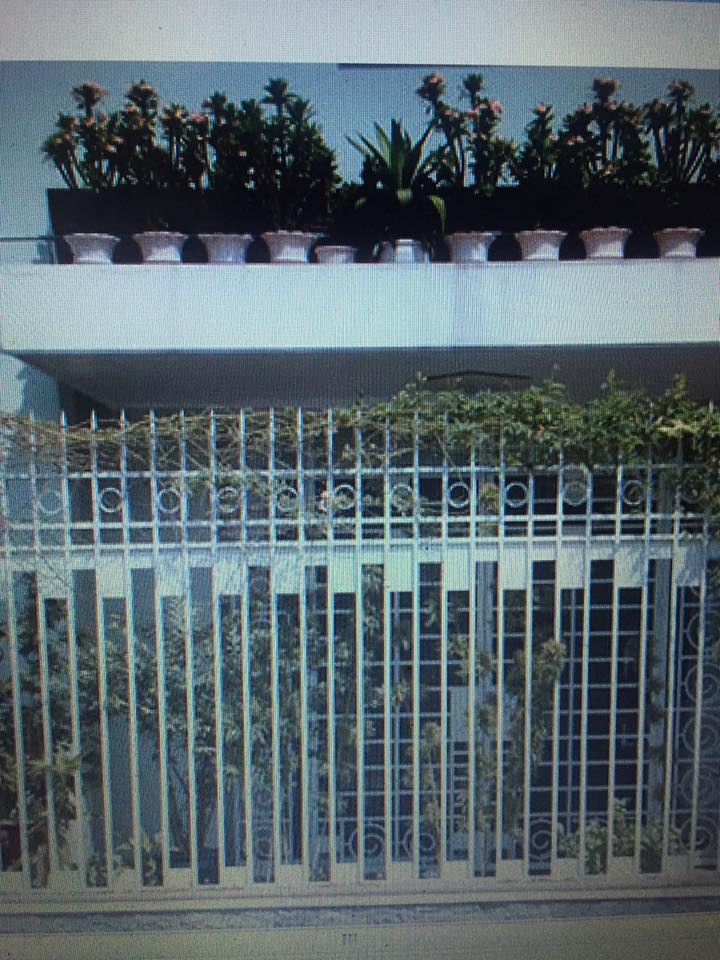 Powder coating for fence