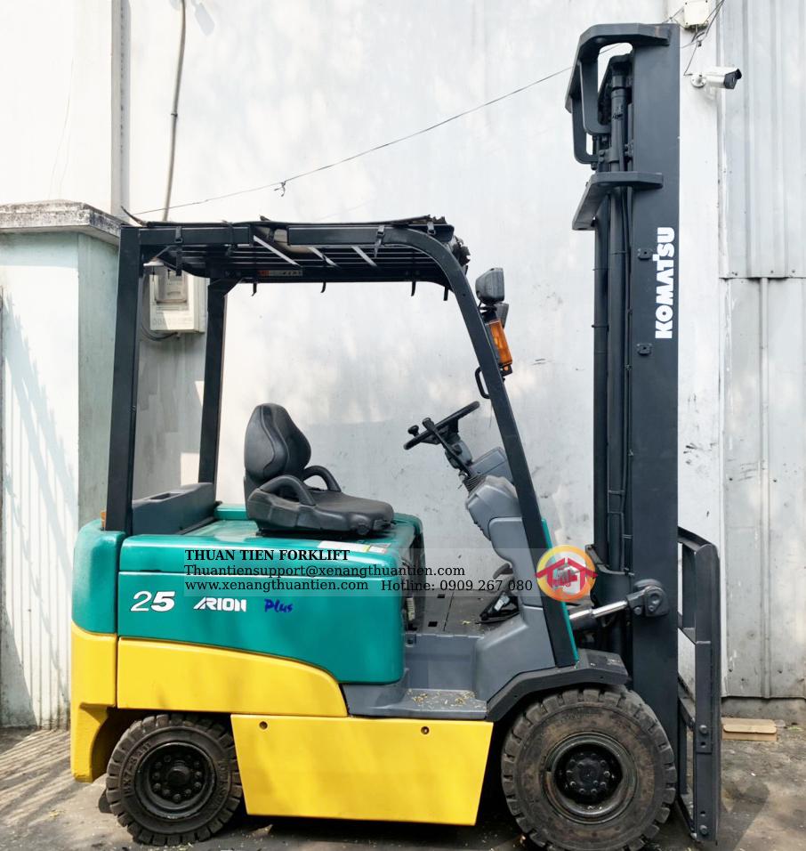 Electric forklift
