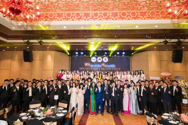 Image of the An Pha Tran Transport Company team