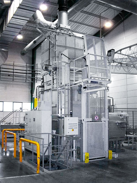 Aluminium melting furnace