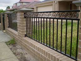 Cast aluminium fence