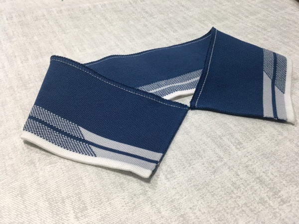 Polyester knit collar