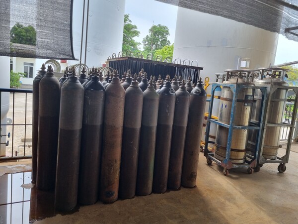 Gas cylinders