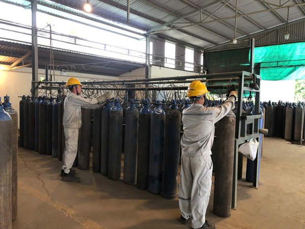 Cylinder filling manifold
