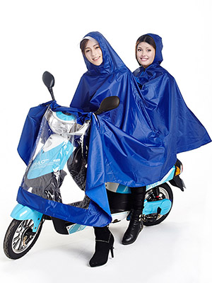 Couple raincoat