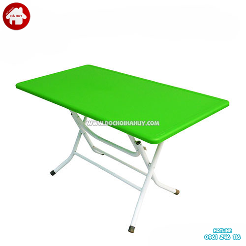 Plastic table