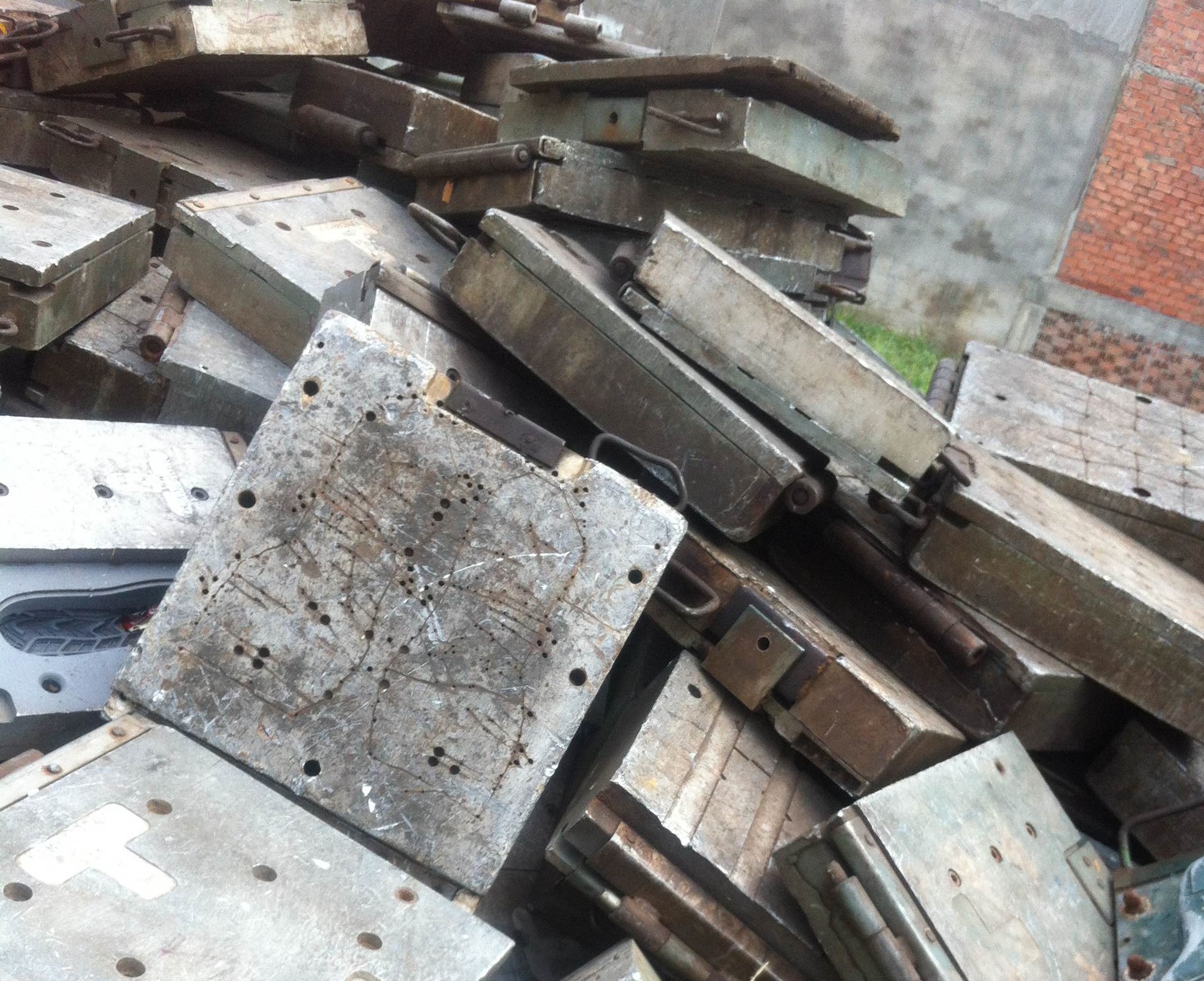 Metal scraps