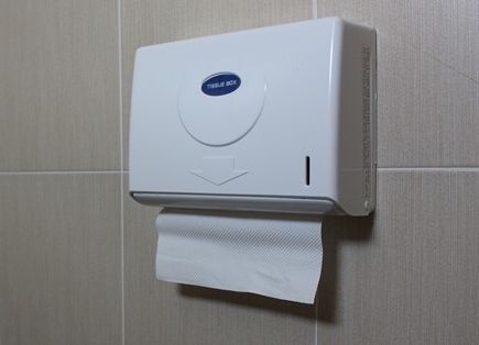 Hand towel paper dispenser