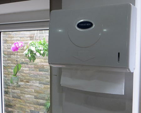 Hand towel paper dispenser