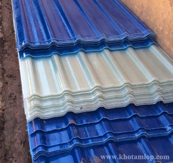 Composite plastic roofing sheet