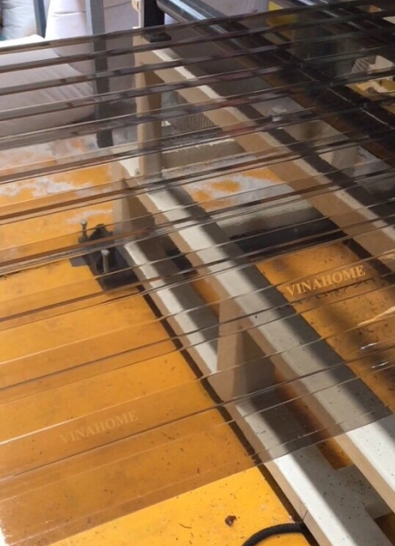 VinLight poly corrugated roofing sheet
