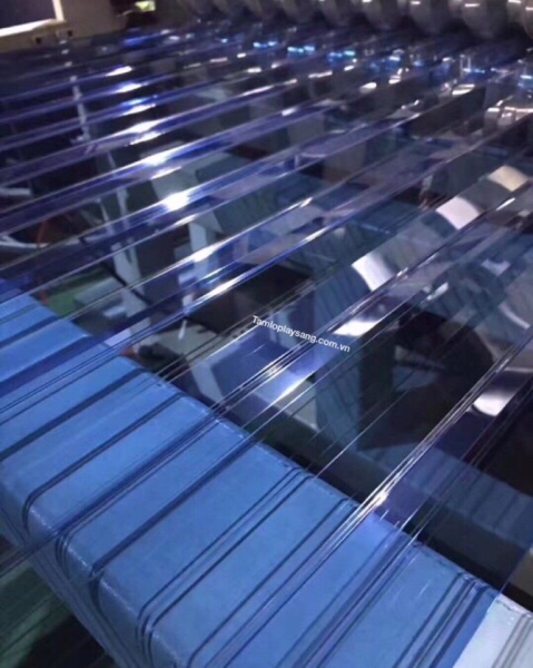 VinLight poly corrugated roofing sheet