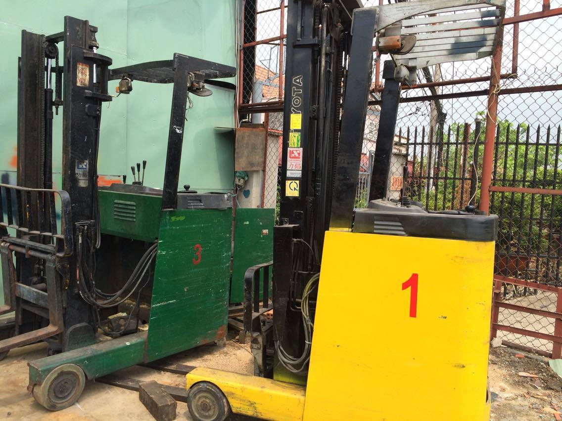 Electronic forklift