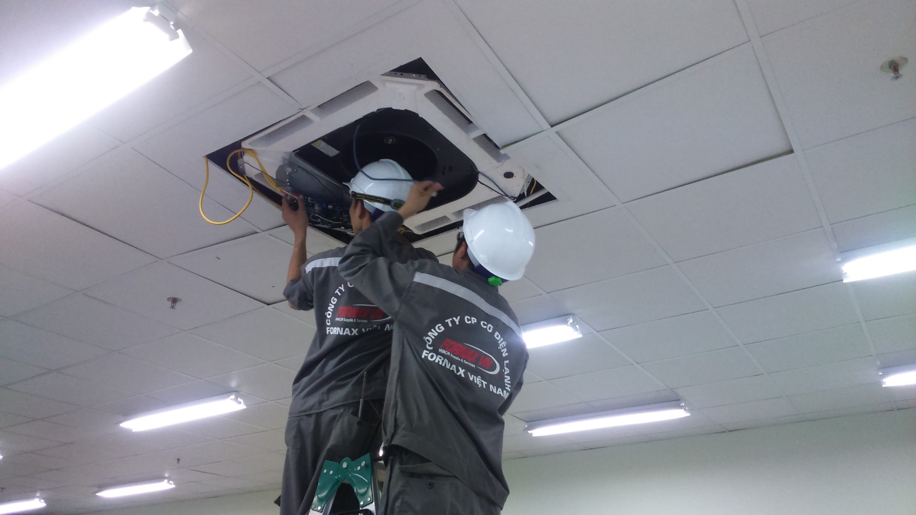 Air-conditioning system maintenance