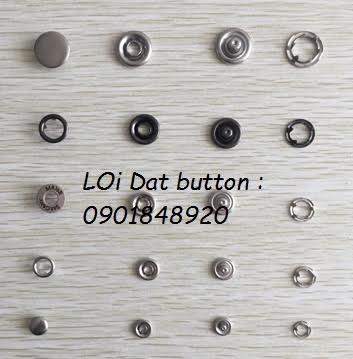 Metal buttons