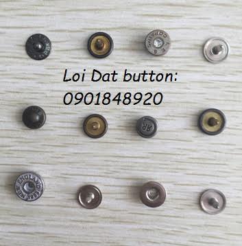 Metal buttons