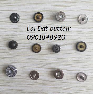 Metal buttons