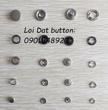 Metal buttons