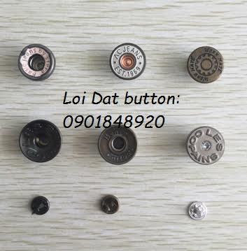 Metal buttons