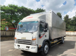 JAC N900 9-ton insulated truck
