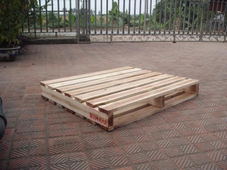 Wood pallet