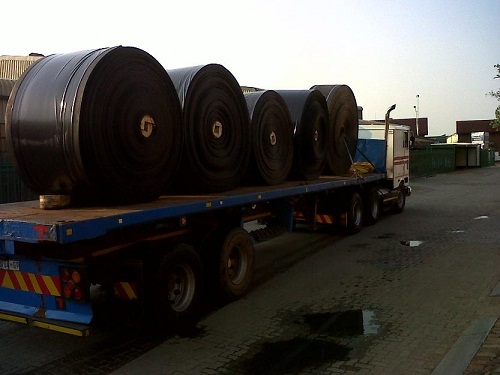 Rubber conveyor belt