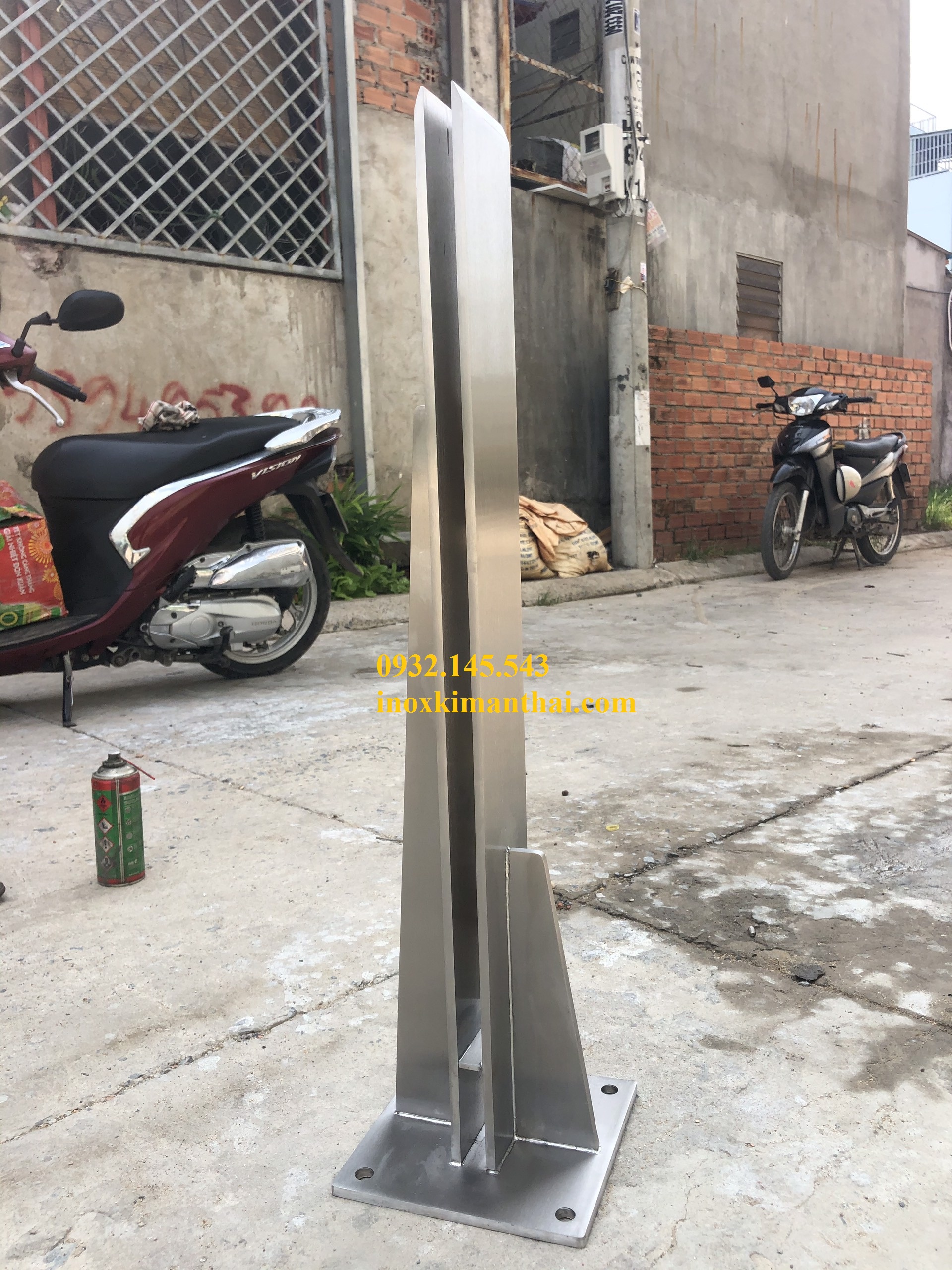 Glass railing