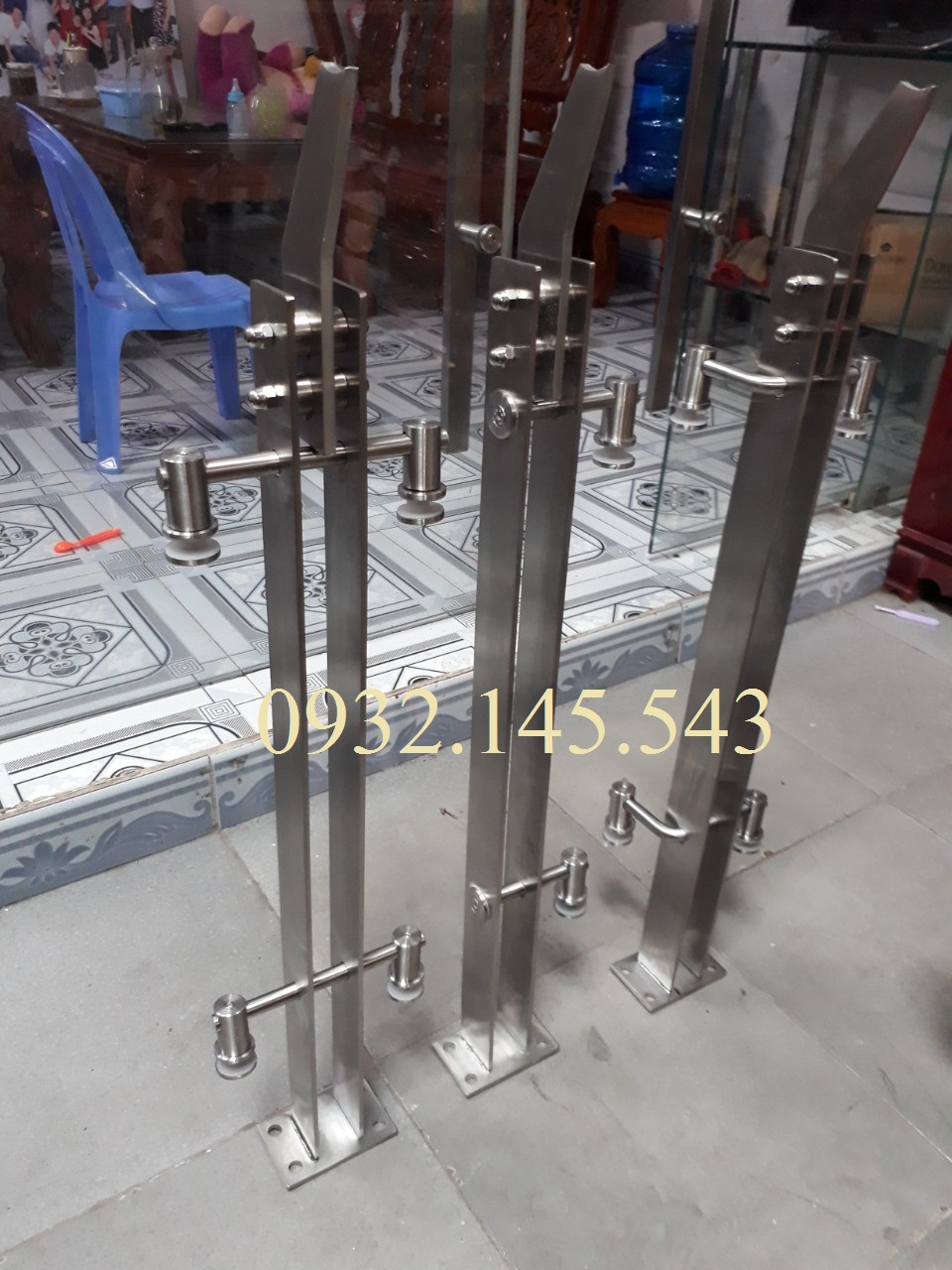 Railing post