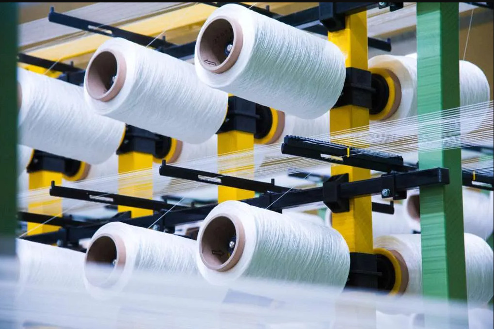 Winding paper tube for straight yarn