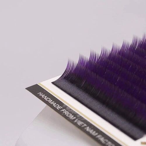 New model - color eyelash extensions